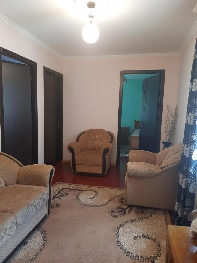 Guesthouse "Megi" Mestia Bagian luar foto