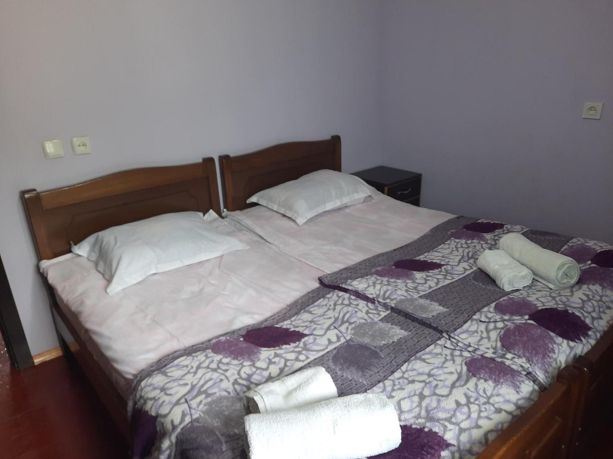 Guesthouse "Megi" Mestia Bagian luar foto