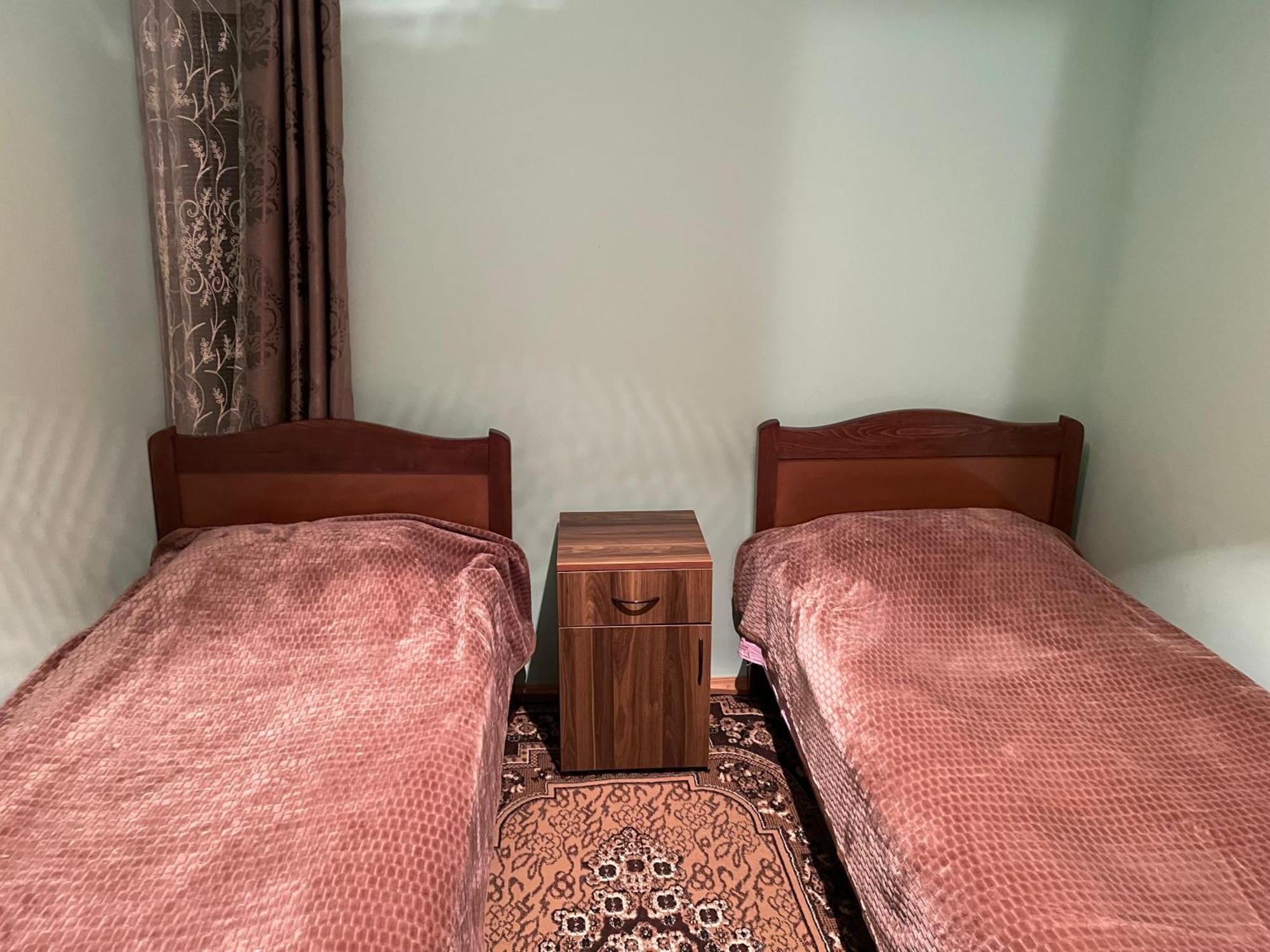 Guesthouse "Megi" Mestia Bagian luar foto