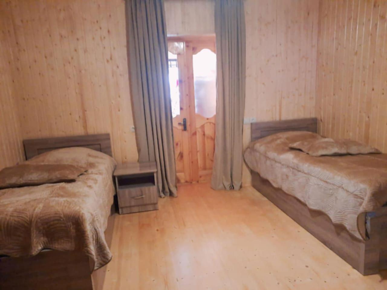 Guesthouse "Megi" Mestia Bagian luar foto